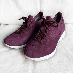 NEW in box Dansko Audra Suede Sneaker in wine size 38